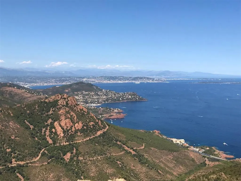 Agay, Cap Esterel, Magnifique Vue Mer Panoramique Et Massif De L'Esterel, Terrasse Sud, Acces 5 Piscines, Parking, Dernier Etage, Classe 3 Etoiles, Site Naturel De Reve Saint-Raphaël 0*,