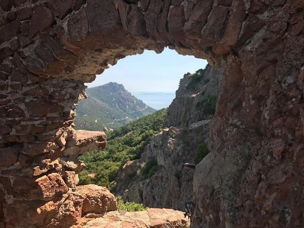 Agay, Cap Esterel, Magnifique Vue Mer Panoramique Et Massif De L'Esterel, Terrasse Sud, Acces 5 Piscines, Parking, Dernier Etage, Classe 3 Etoiles, Site Naturel De Reve Сен-Рафаэль