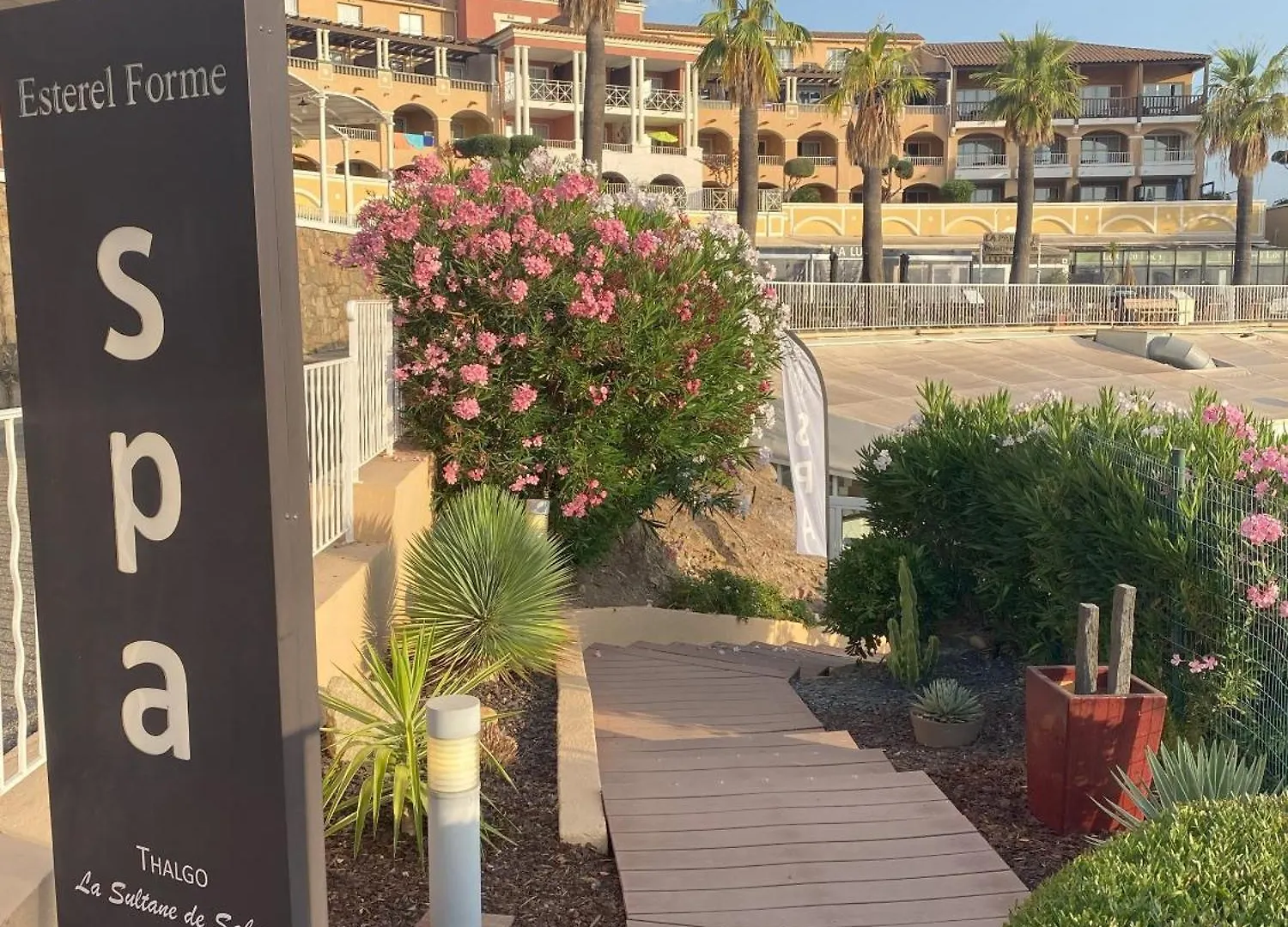Agay, Cap Esterel, Magnifique Vue Mer Panoramique Et Massif De L'Esterel, Terrasse Sud, Acces 5 Piscines, Parking, Dernier Etage, Classe 3 Etoiles, Site Naturel De Reve Saint-Raphaël 프랑스