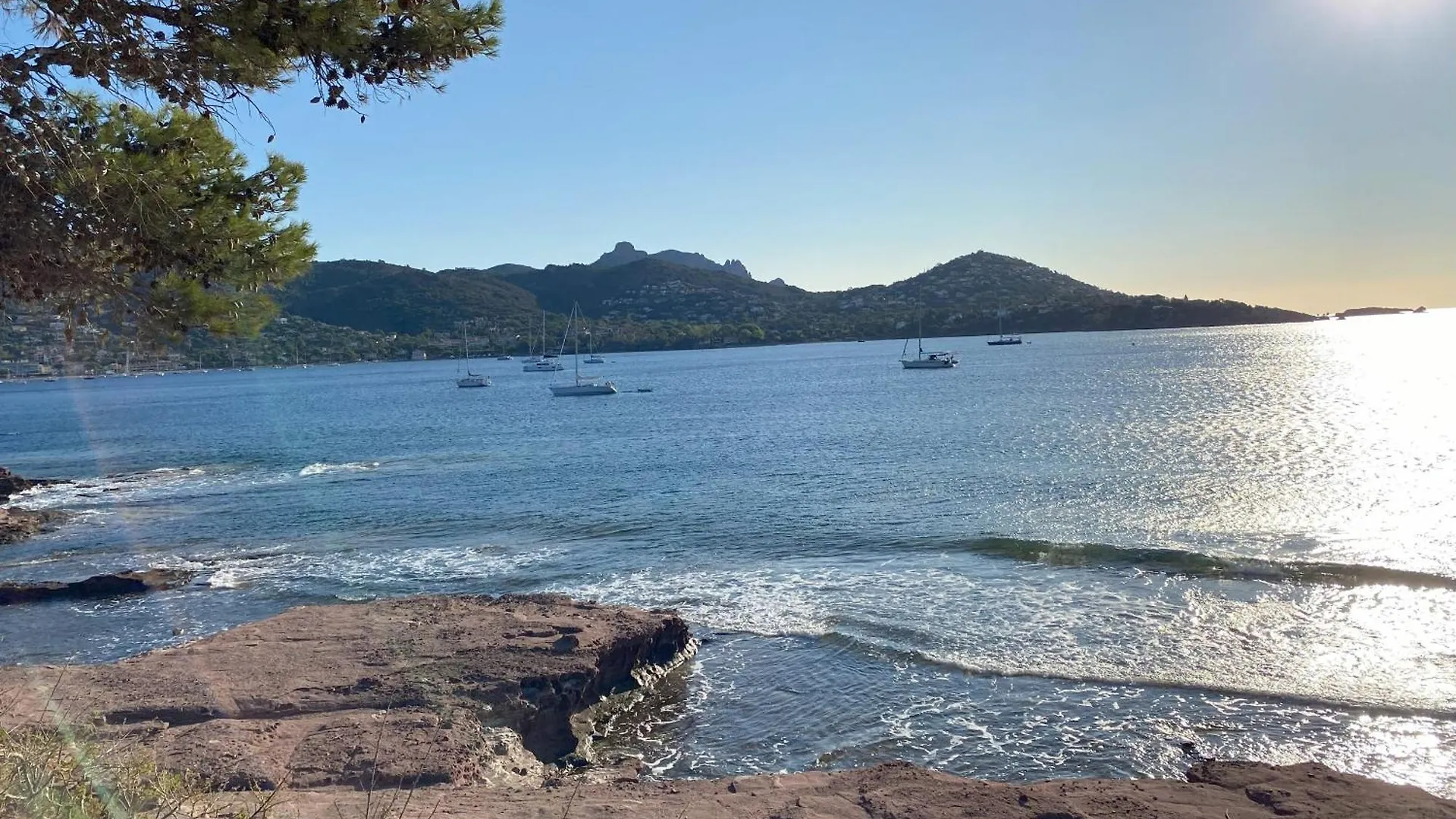 Agay, Cap Esterel, Magnifique Vue Mer Panoramique Et Massif De L'Esterel, Terrasse Sud, Acces 5 Piscines, Parking, Dernier Etage, Classe 3 Etoiles, Site Naturel De Reve Saint-Raphaël 프랑스